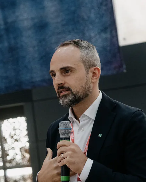 Baldassare La Gaetana spricht auf der TALER & TALAR Konferenz